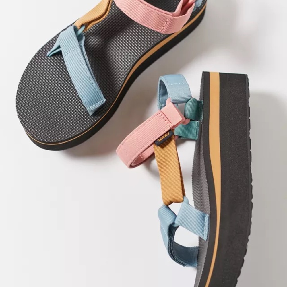 TEVA Flatform Universal Standals